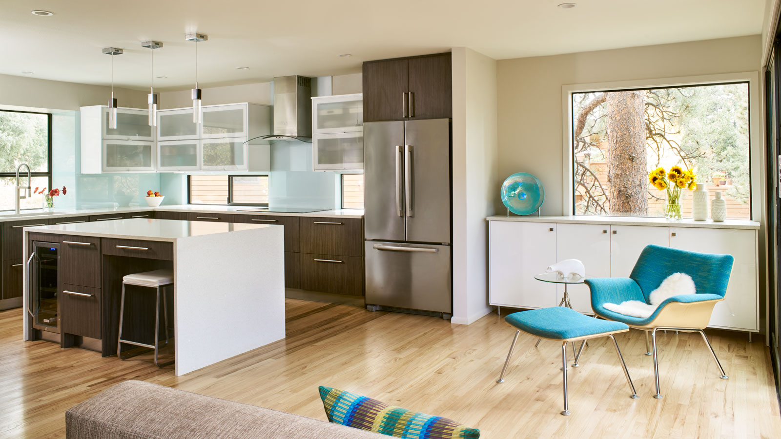 Modern Comfort – Kitchen and Nook